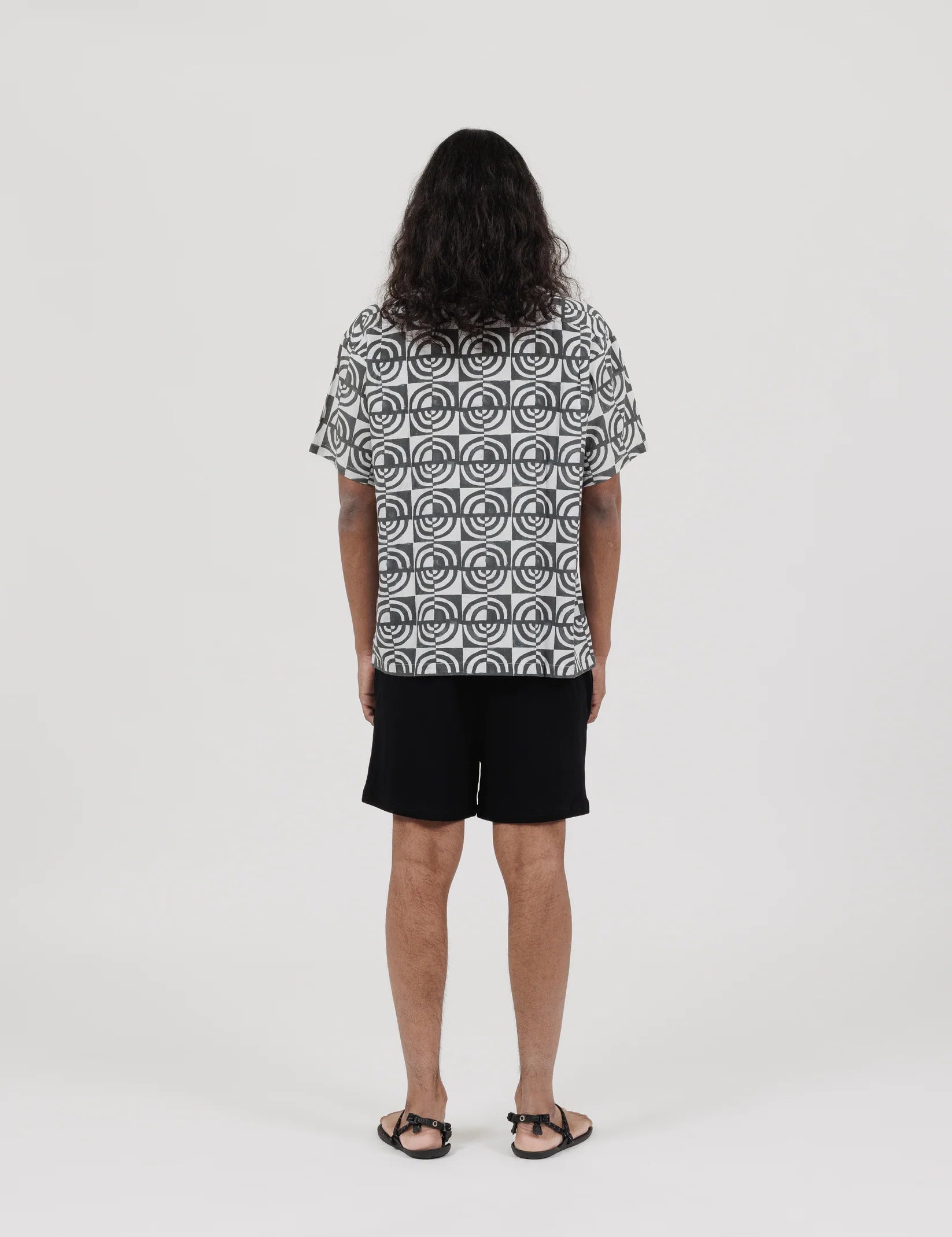 MONOGRAM BLOCK PRINT SHORT SLEEVE SHIRT
