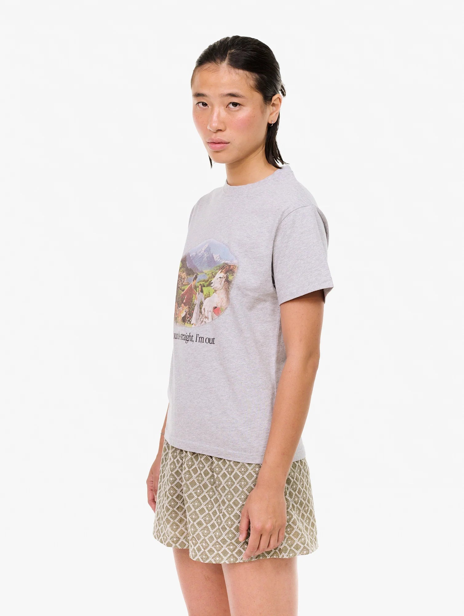 SOUNDS STRAIGHT I'M OUT TEE