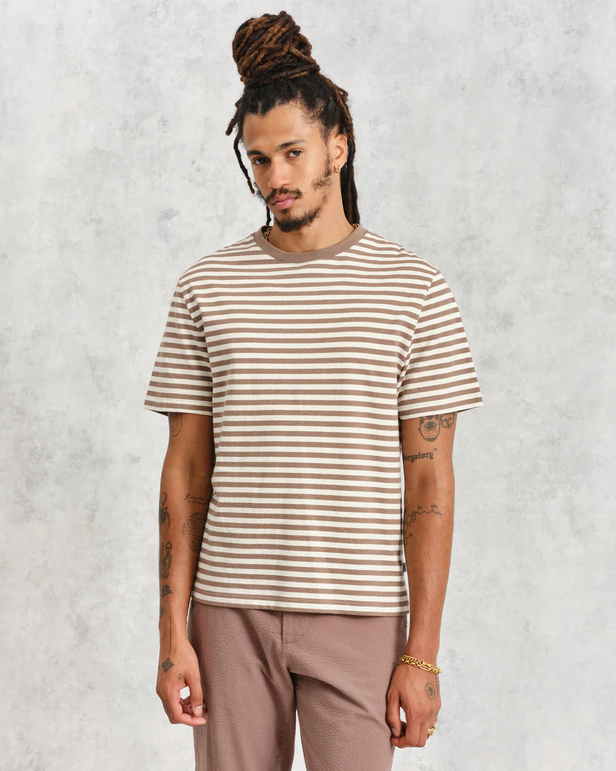 DEAN TEE WALNUT/ECRU STRIPE