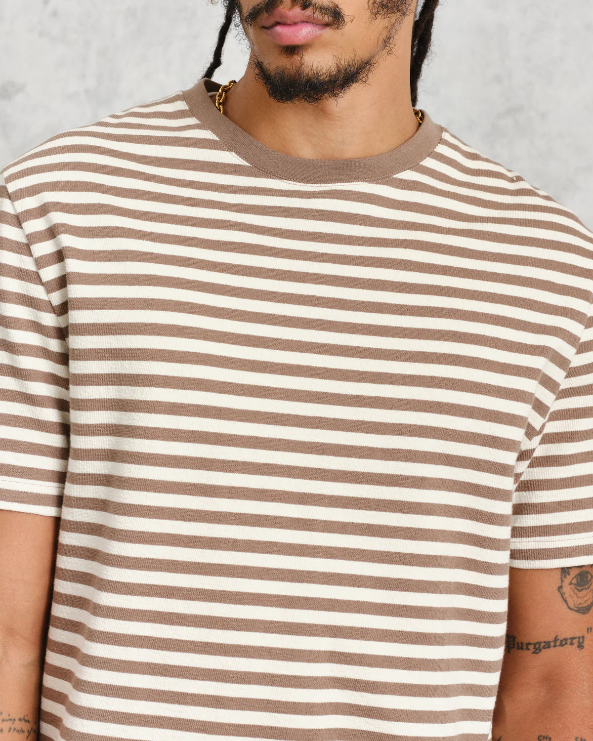 DEAN TEE WALNUT/ECRU STRIPE