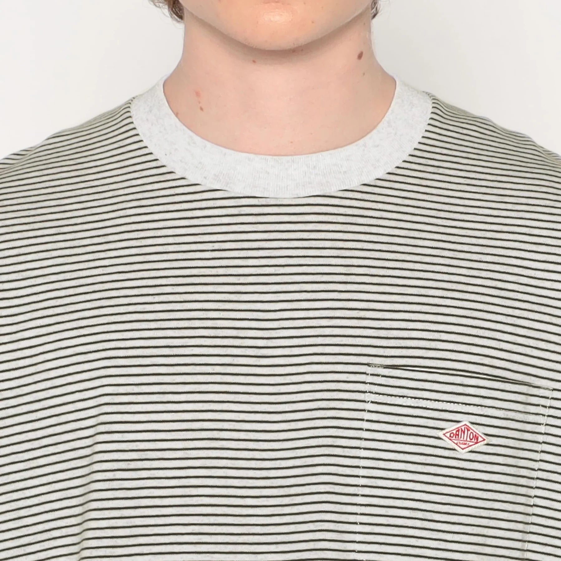 POCKET T-SHIRT - HEATHERWHITE/CHARCOAL