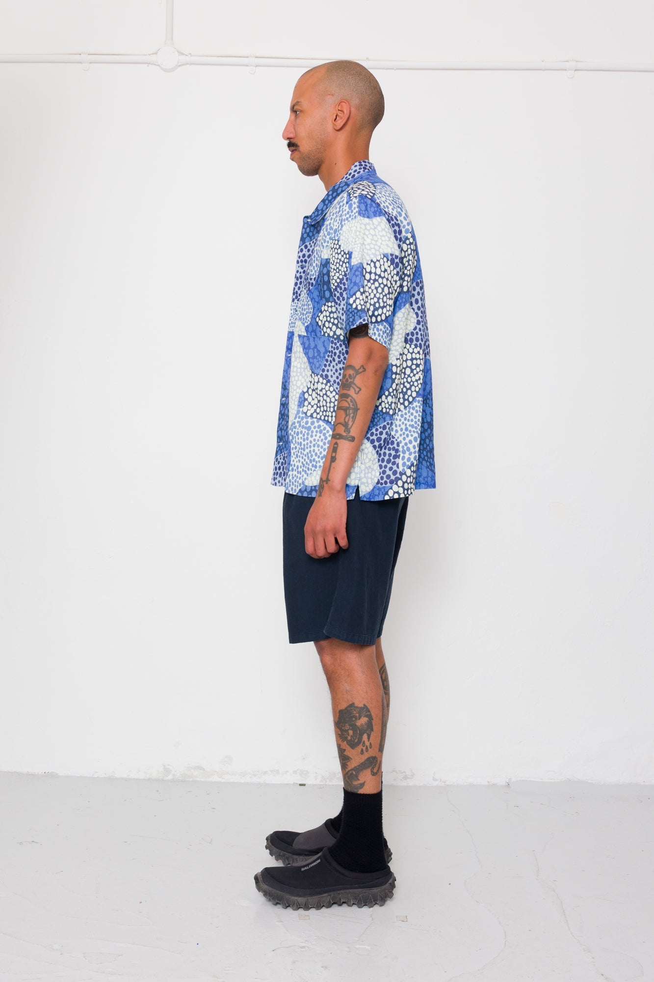 GABE SHIRT - DOT PRINT BLUE MONO