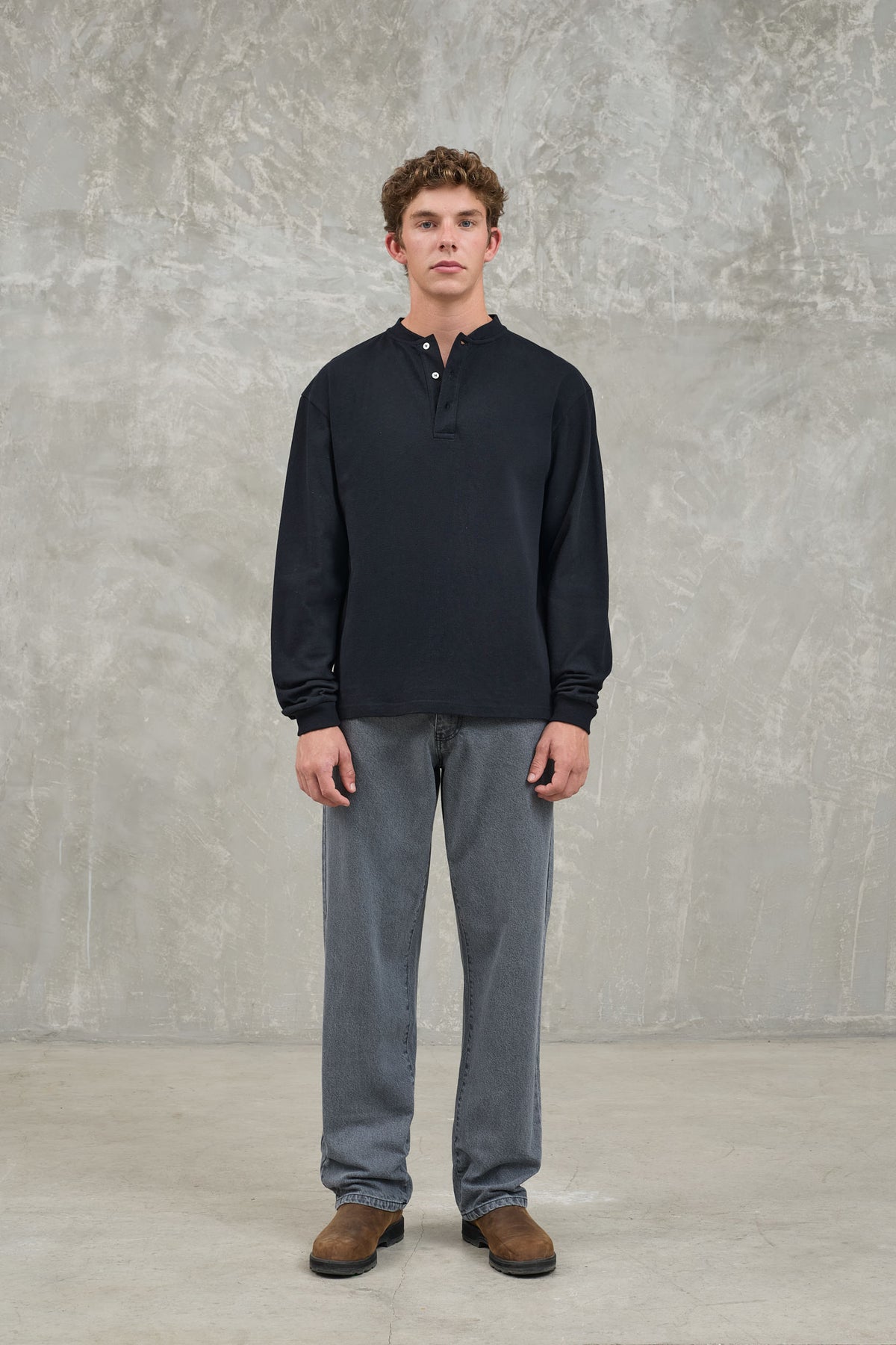 CARNEIRO HENLEY - BLACK