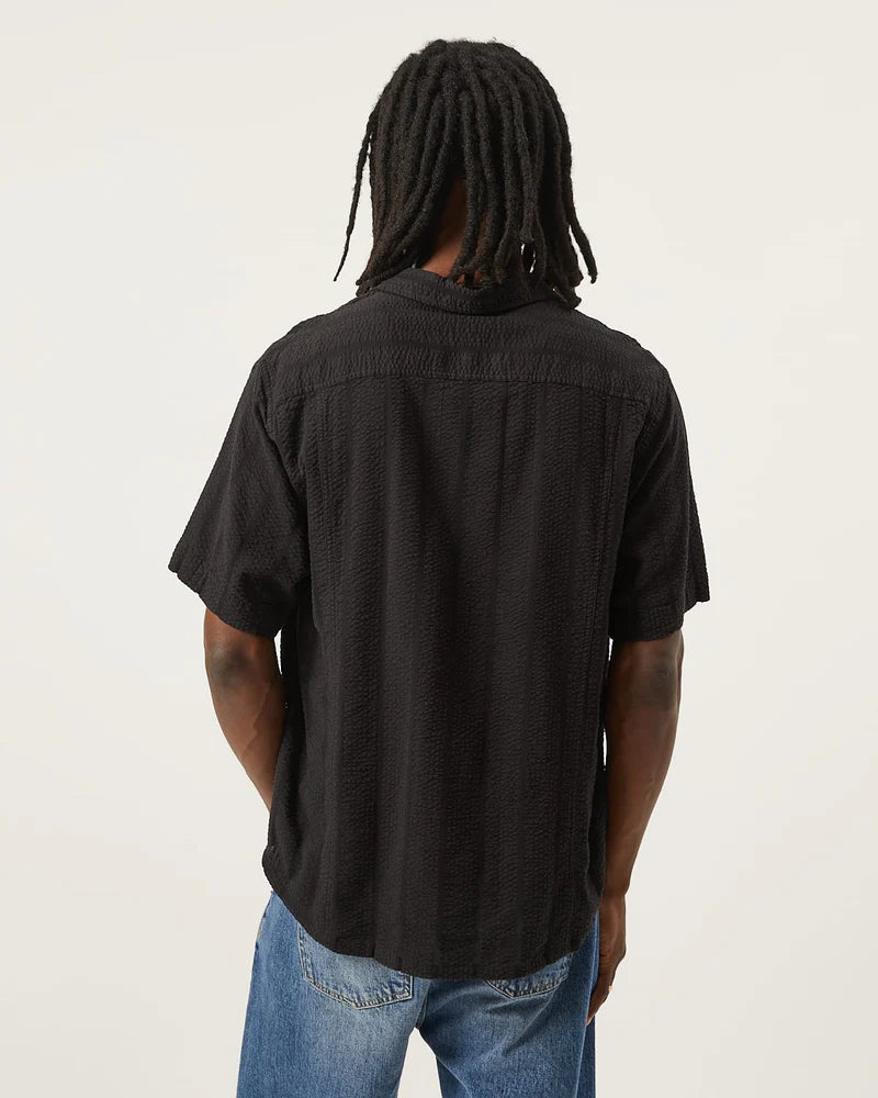 STRIPED SEERSUCKER SS - BLACK