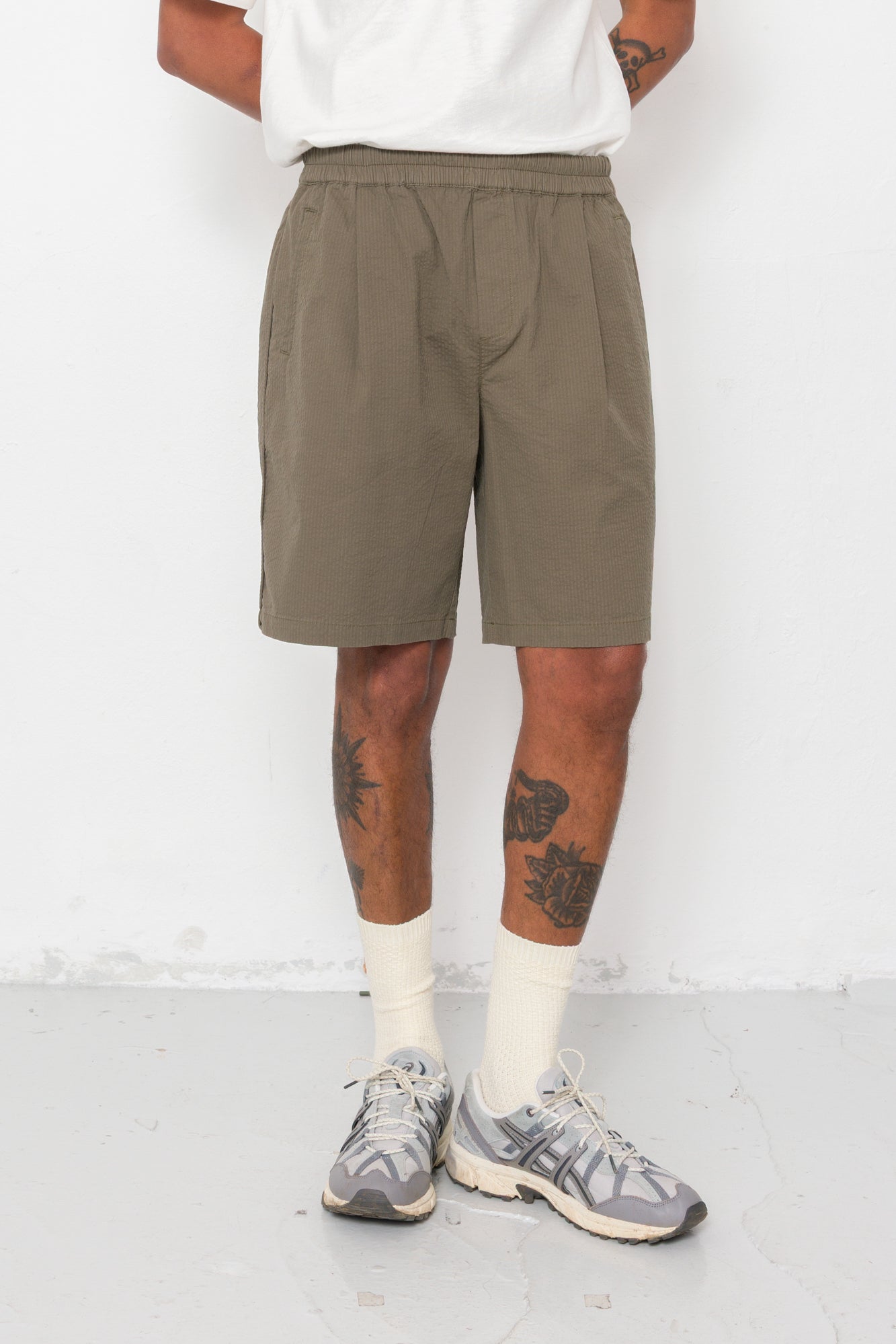 RELAXED ASSEMBLY SHORT - OLIVE SEERSUCKER