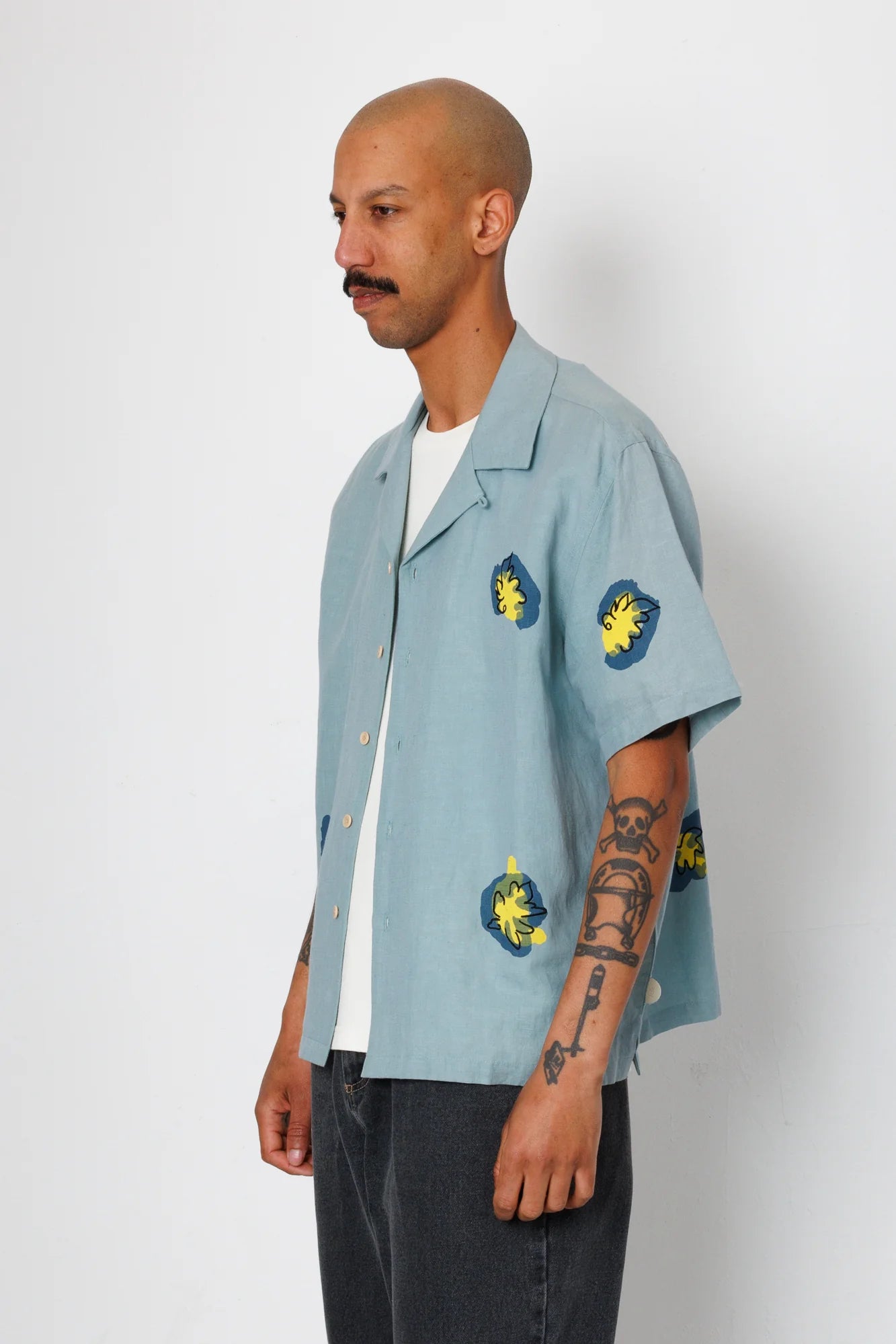 RELAXED SOFT COLLAR SHIRT - BLUE EMBROIDERED FLOWER