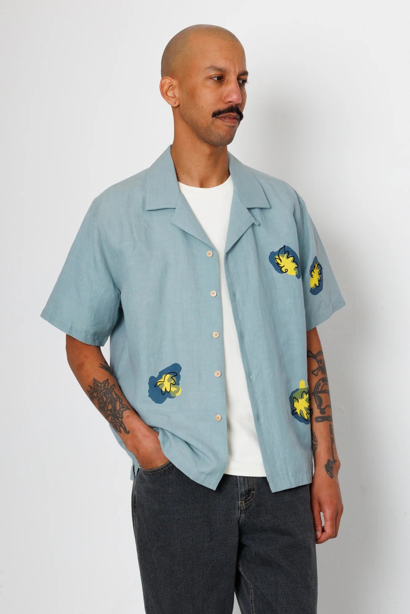 RELAXED SOFT COLLAR SHIRT - BLUE EMBROIDERED FLOWER