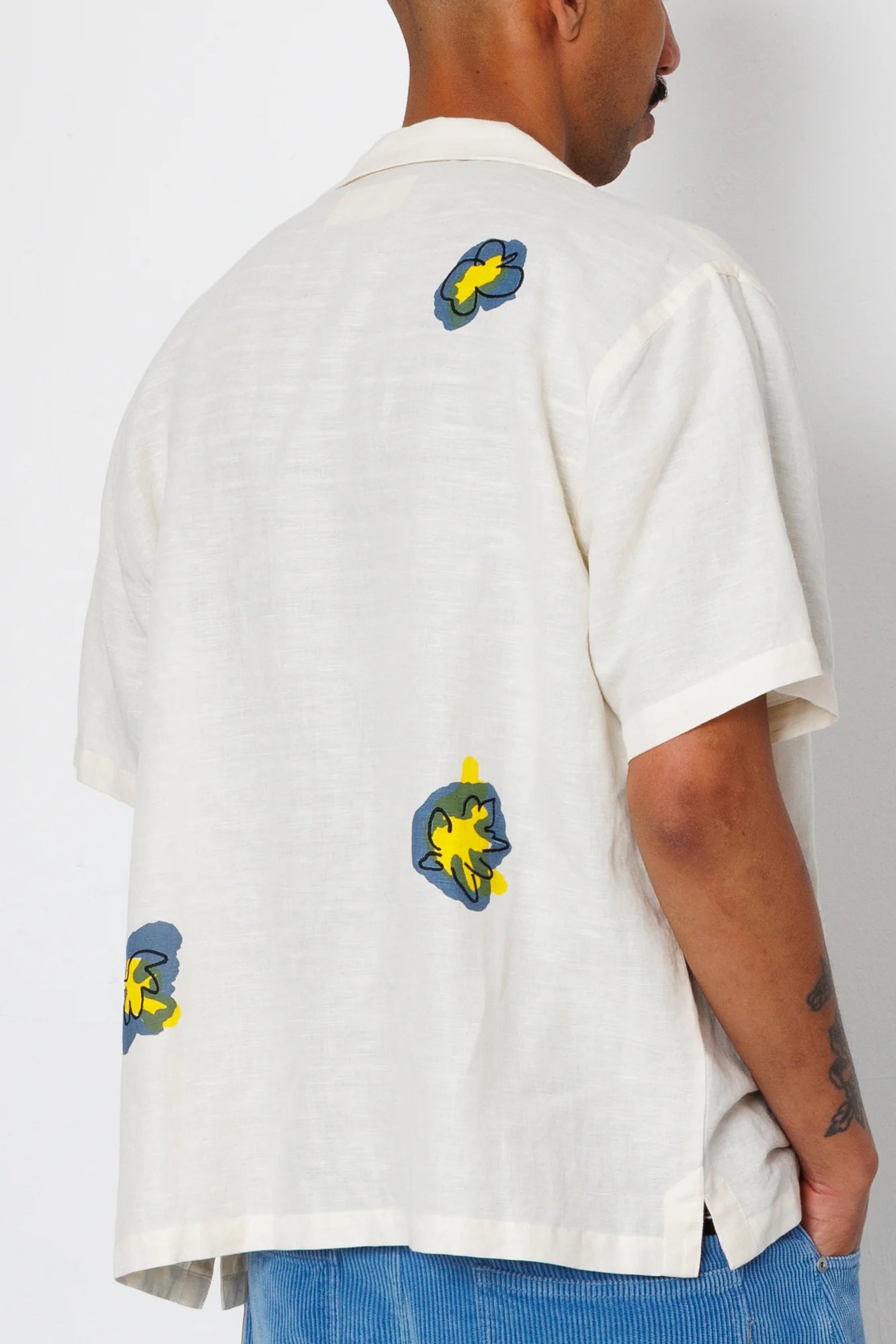 RELAXED SOFT COLLAR SHIRT - ECRU EMBROIDERED FLOWER