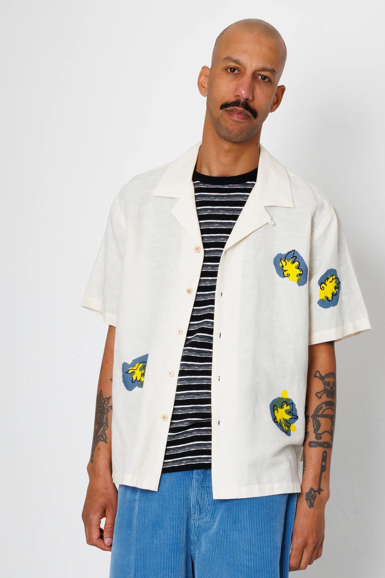 RELAXED SOFT COLLAR SHIRT - ECRU EMBROIDERED FLOWER