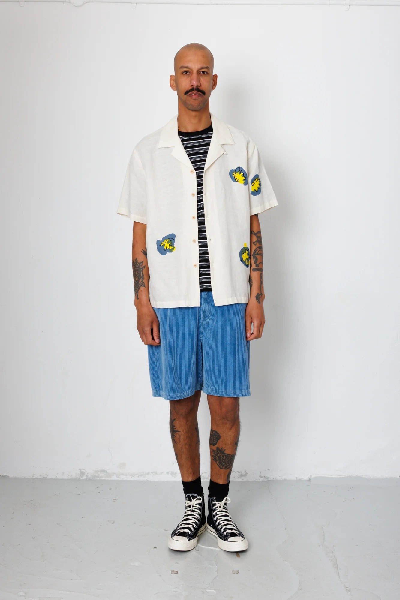 RELAXED SOFT COLLAR SHIRT - ECRU EMBROIDERED FLOWER