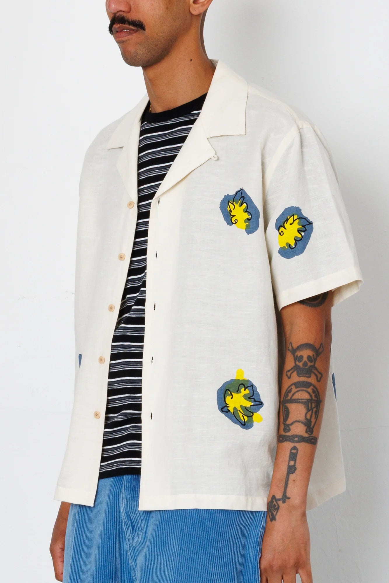 RELAXED SOFT COLLAR SHIRT - ECRU EMBROIDERED FLOWER