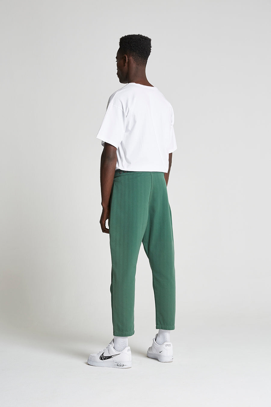 COTTON WEEKEND TROUSER - PINENEEDLE